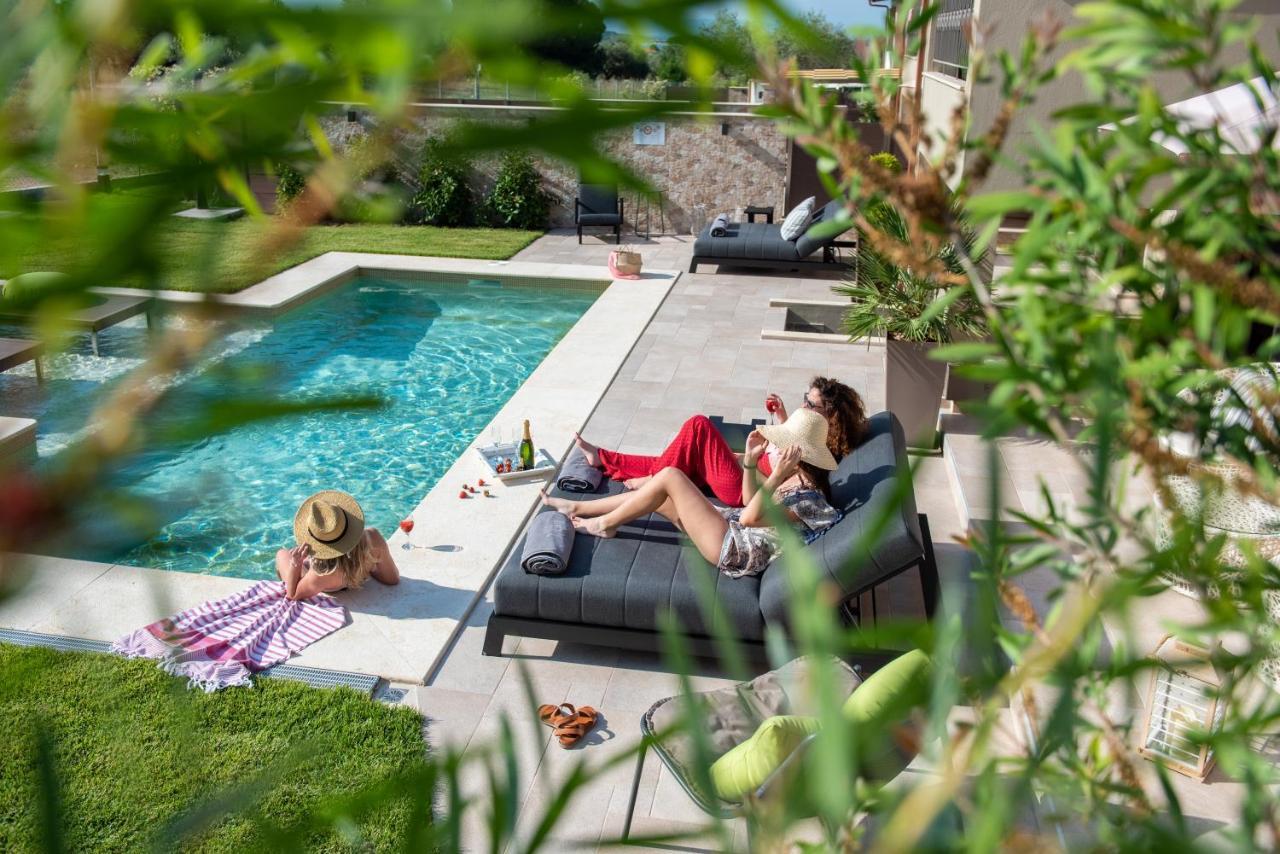 Five Senses Luxury Villas 보우르보우로우 외부 사진